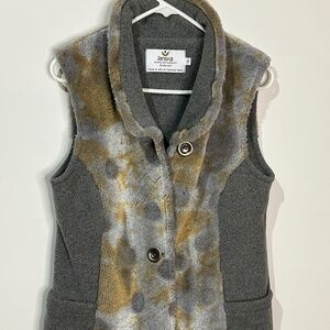 Janska women’s Size S Fleece vest